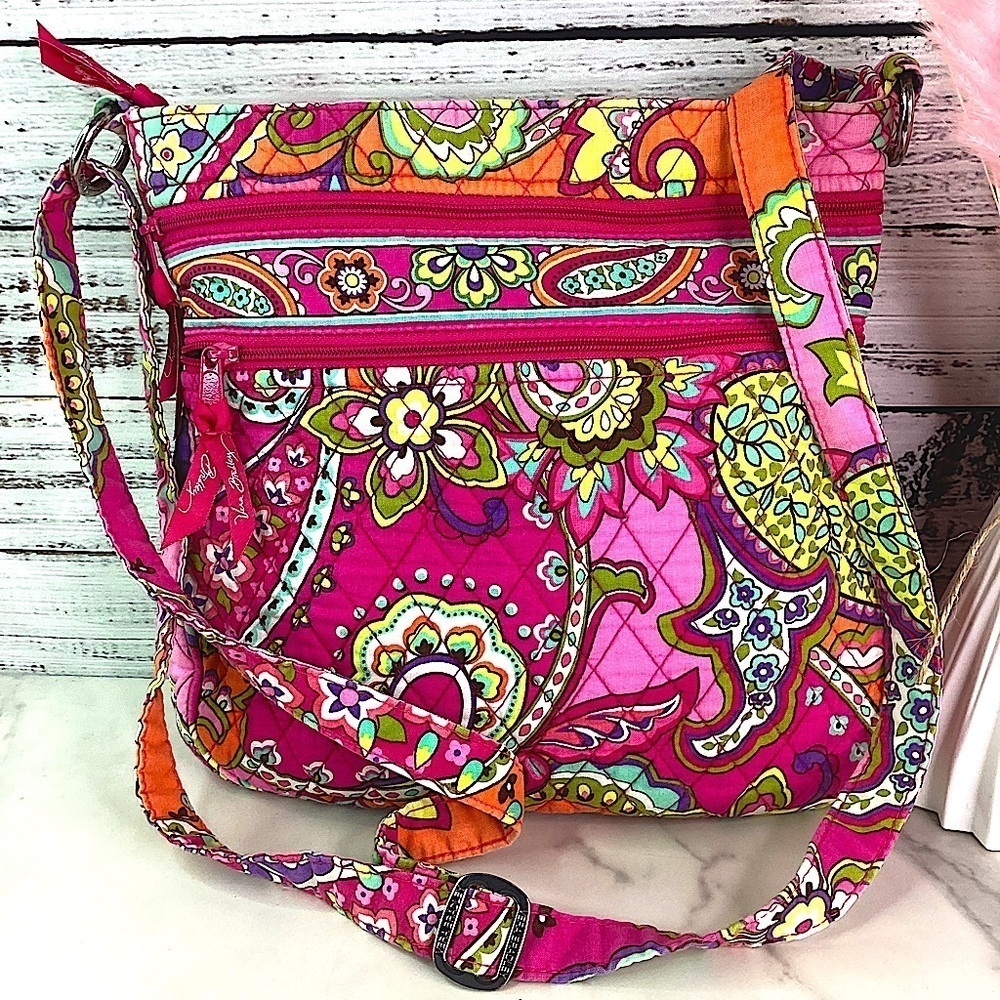 VERAβ BRADLEY CROSSBODY SHOULDER BOHO BAG PINK PAISLEY FLORAL PURSE GUC